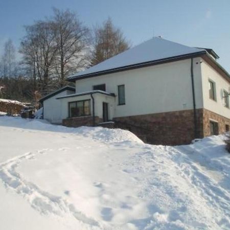 Ein Ferienhaus Mit Terrasse Und Garten Male Svatonovice Exterior foto