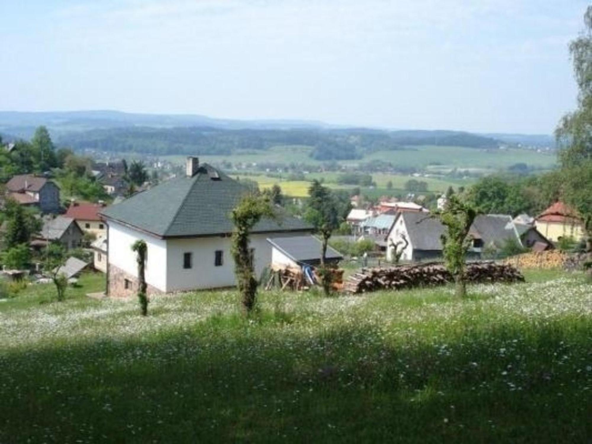 Ein Ferienhaus Mit Terrasse Und Garten Male Svatonovice Exterior foto