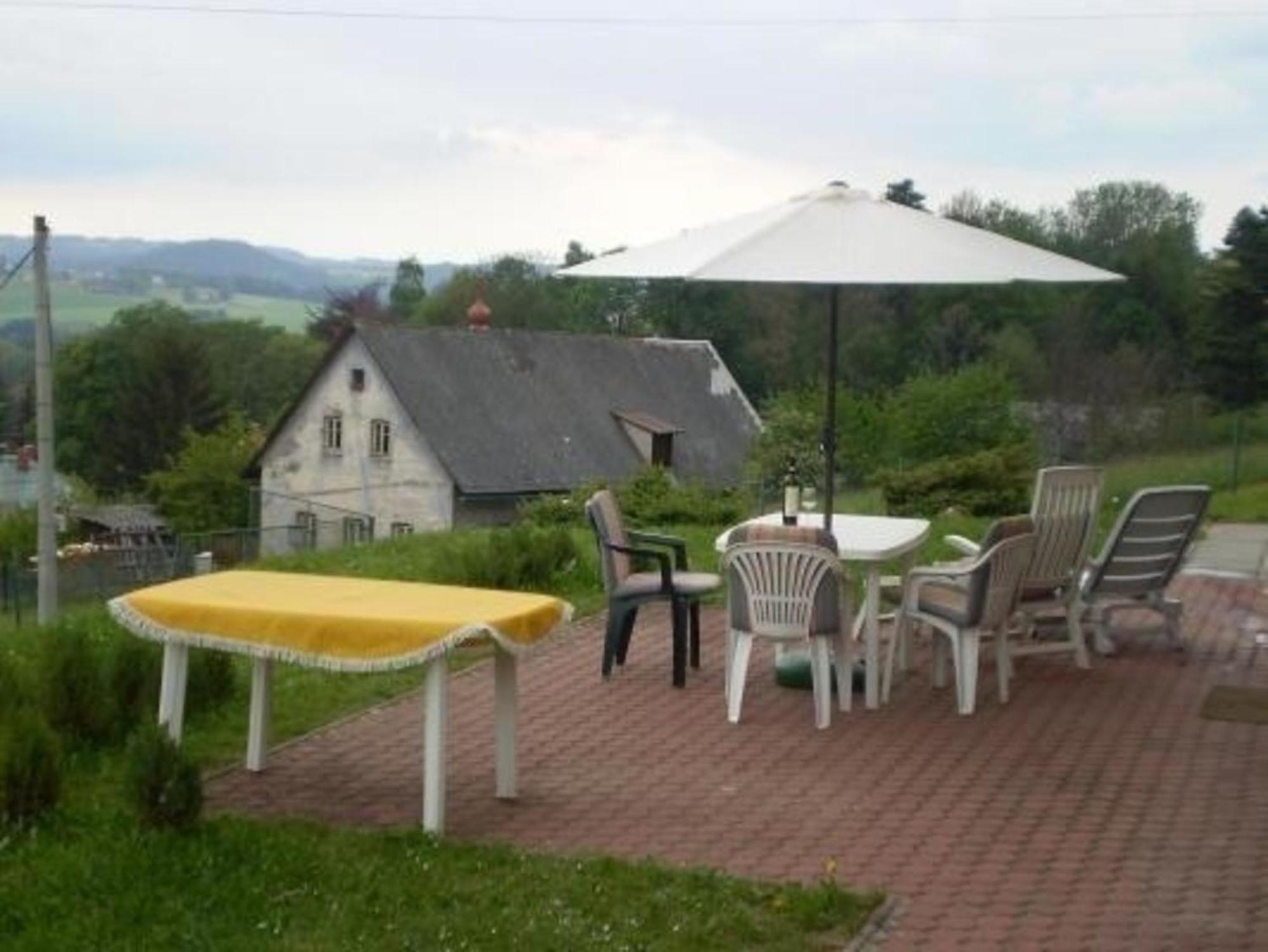 Ein Ferienhaus Mit Terrasse Und Garten Male Svatonovice Exterior foto