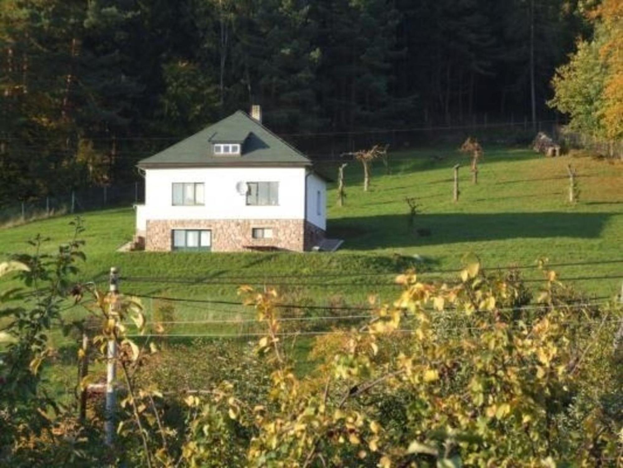 Ein Ferienhaus Mit Terrasse Und Garten Male Svatonovice Exterior foto